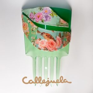 Peineta con adorno de barro