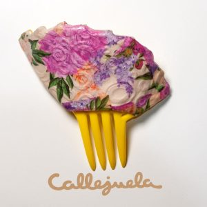 Peineta con adorno de barro