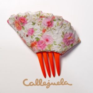 Peineta con adorno de barro