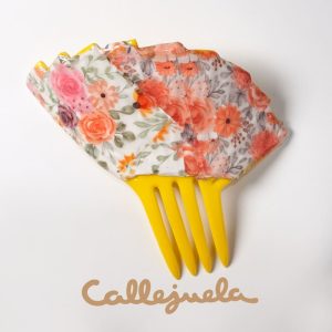 Peineta con adorno de barro