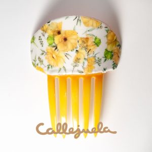 Peineta con adorno de barro