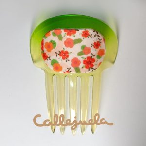 Peineta con adorno de barro