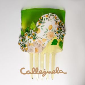 Peineta con adorno de barro