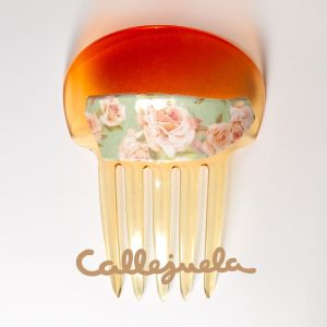 Peineta con adorno de barro