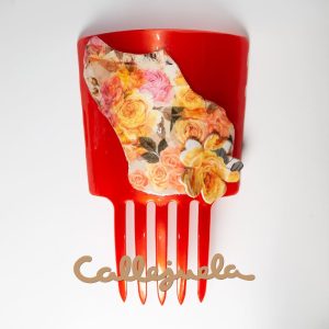 Peineta con adorno de barro