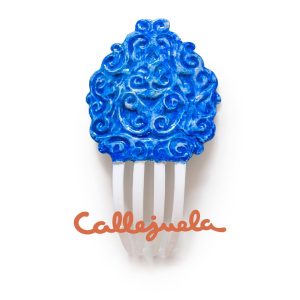 Peineta con adorno de barro