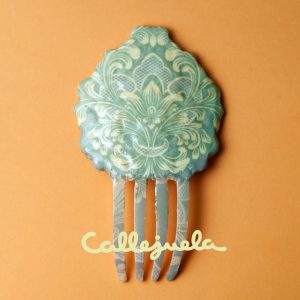 Peineta con decoupage