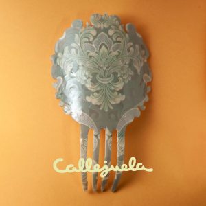 Peineta con decoupage